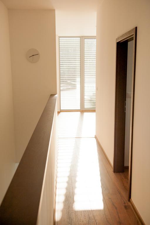 Villa Ladoven Luxusny Apartman 124M2 Мартин Екстериор снимка