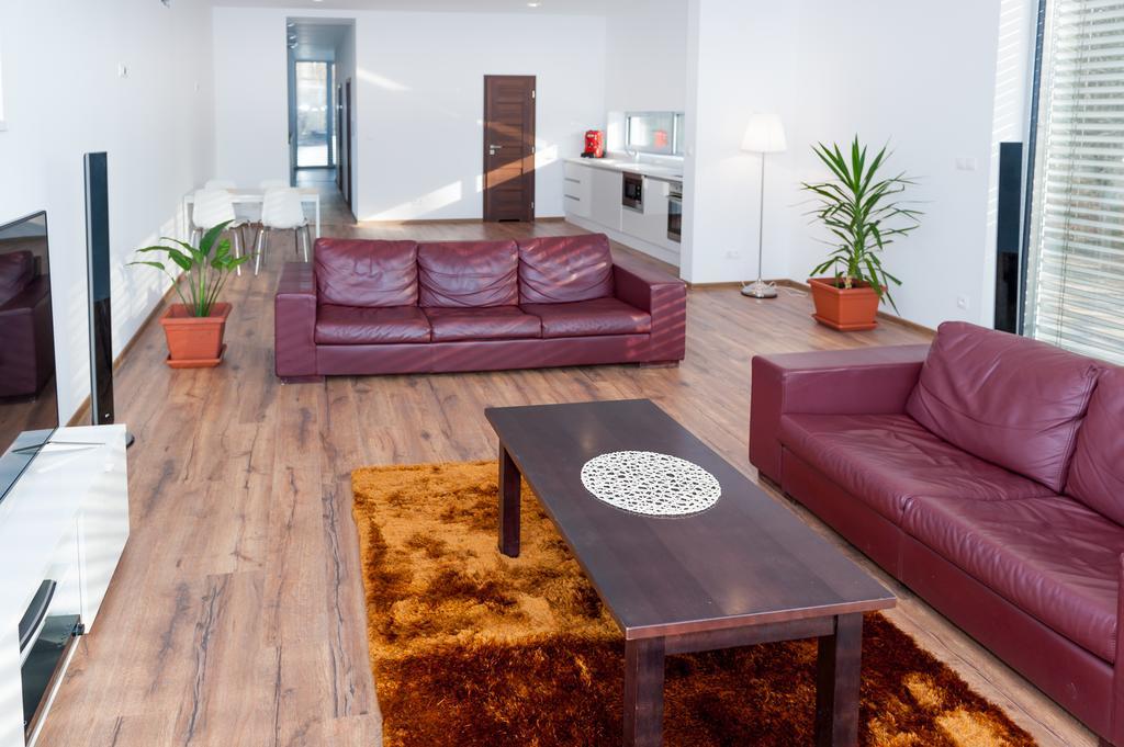 Villa Ladoven Luxusny Apartman 124M2 Мартин Екстериор снимка