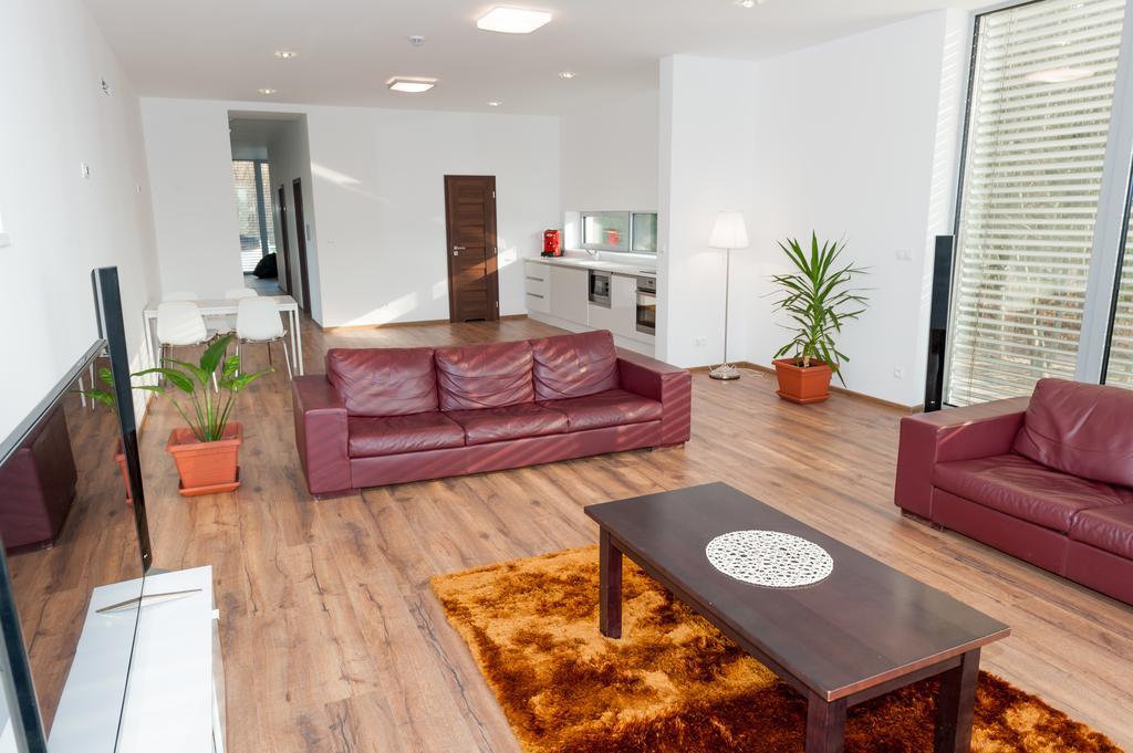 Villa Ladoven Luxusny Apartman 124M2 Мартин Екстериор снимка