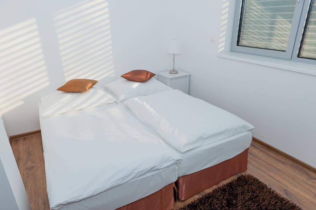 Villa Ladoven Luxusny Apartman 124M2 Мартин Екстериор снимка